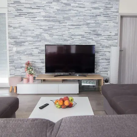 Nicolle By Interhome *