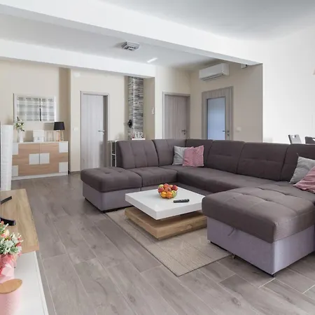 Nicolle By Interhome 펜션 *