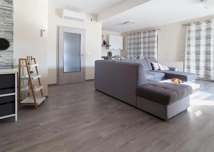 Vikendica Nicolle By Interhome *