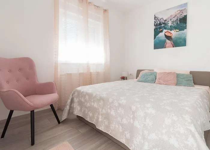 Nicolle By Interhome *